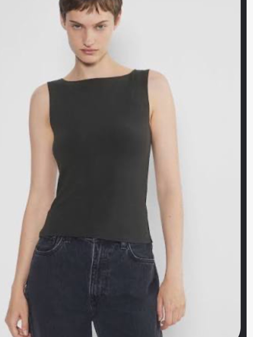Sleek Black Sleeveless Boatneck Top - Women Sunday Best
Chill Filo Tank Aritzia